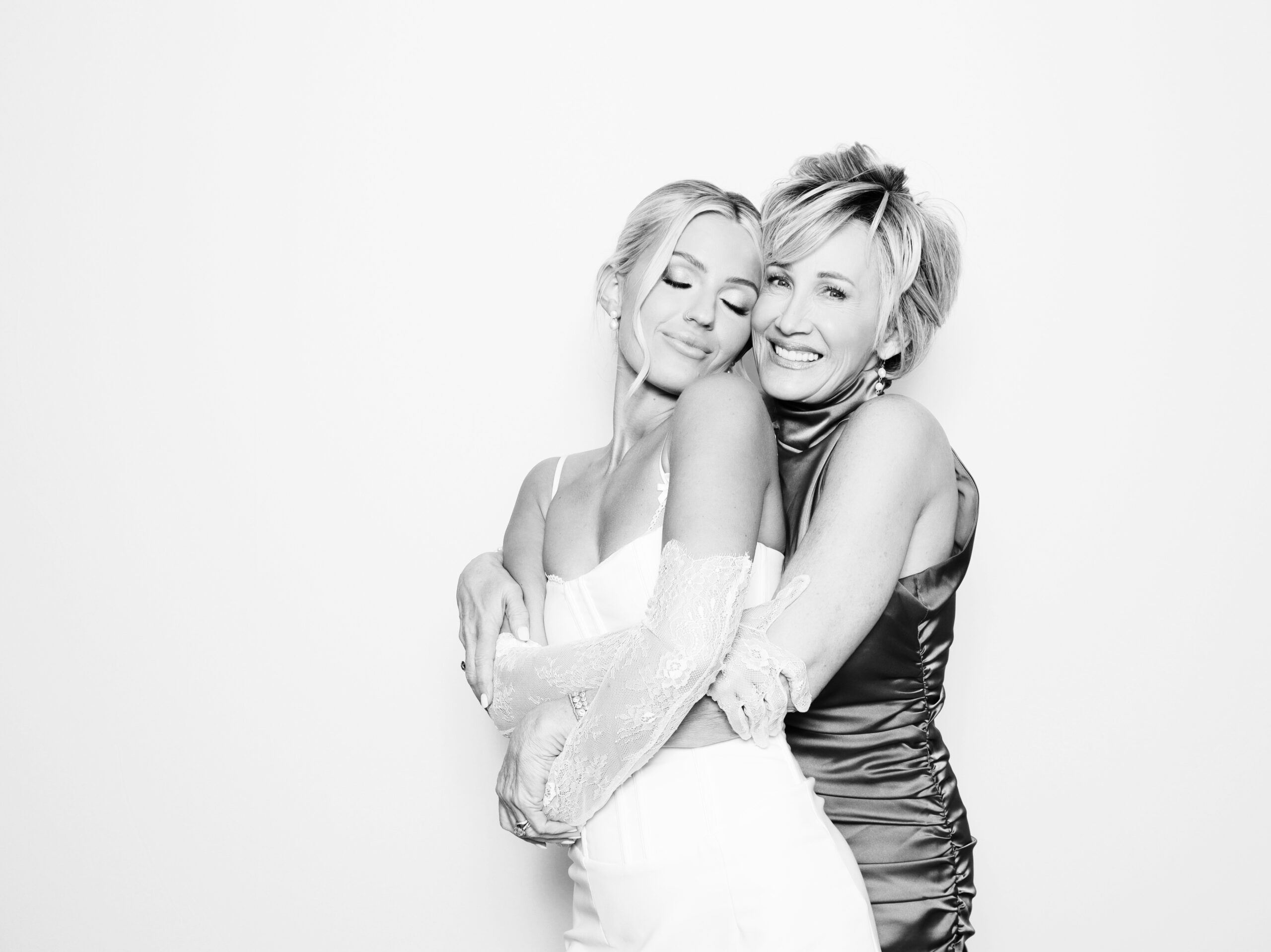 Glam booth kardashian style photo prints tampa bay fl wedding