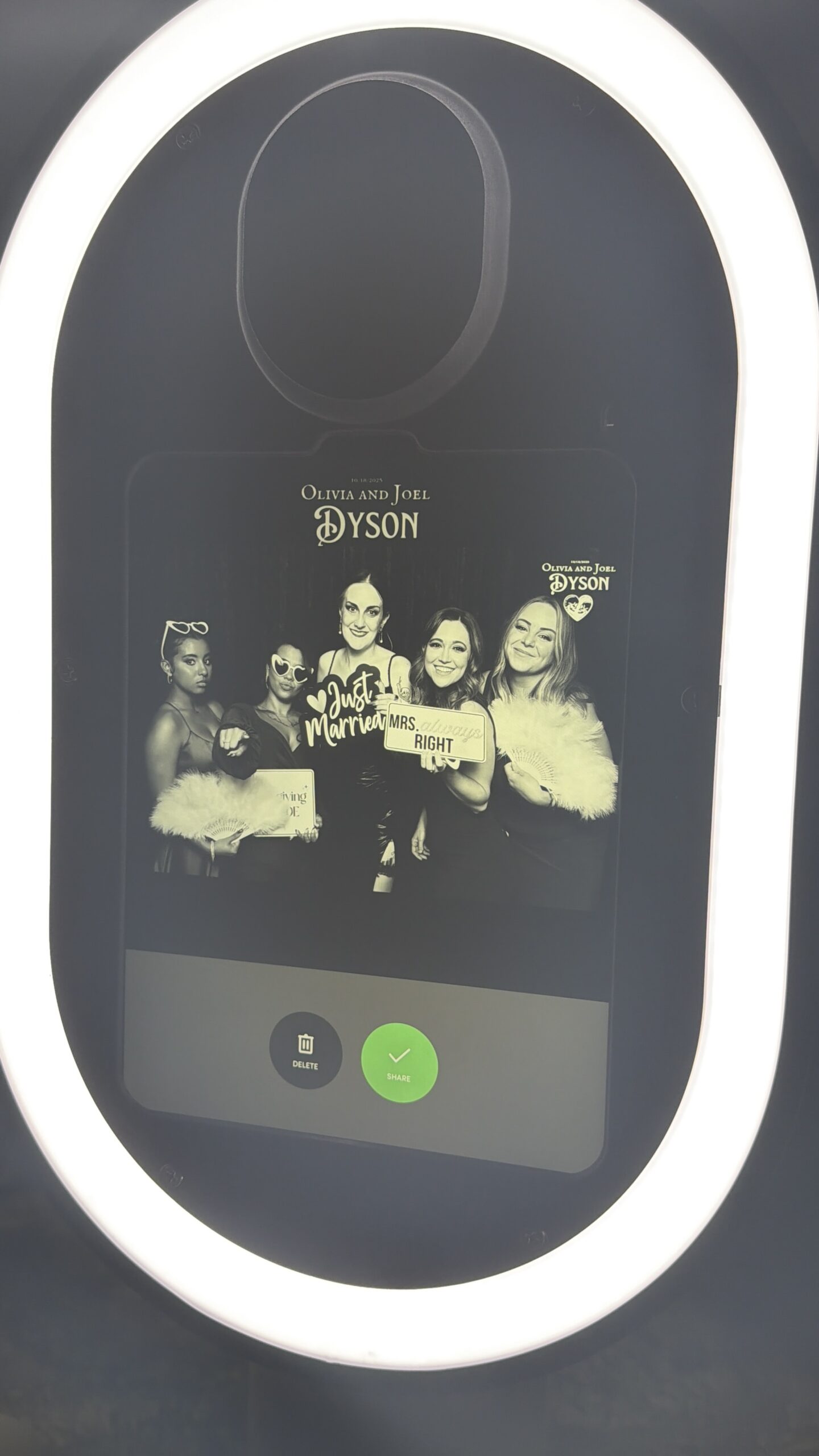 Modern Tampa Bay wedding photobooth