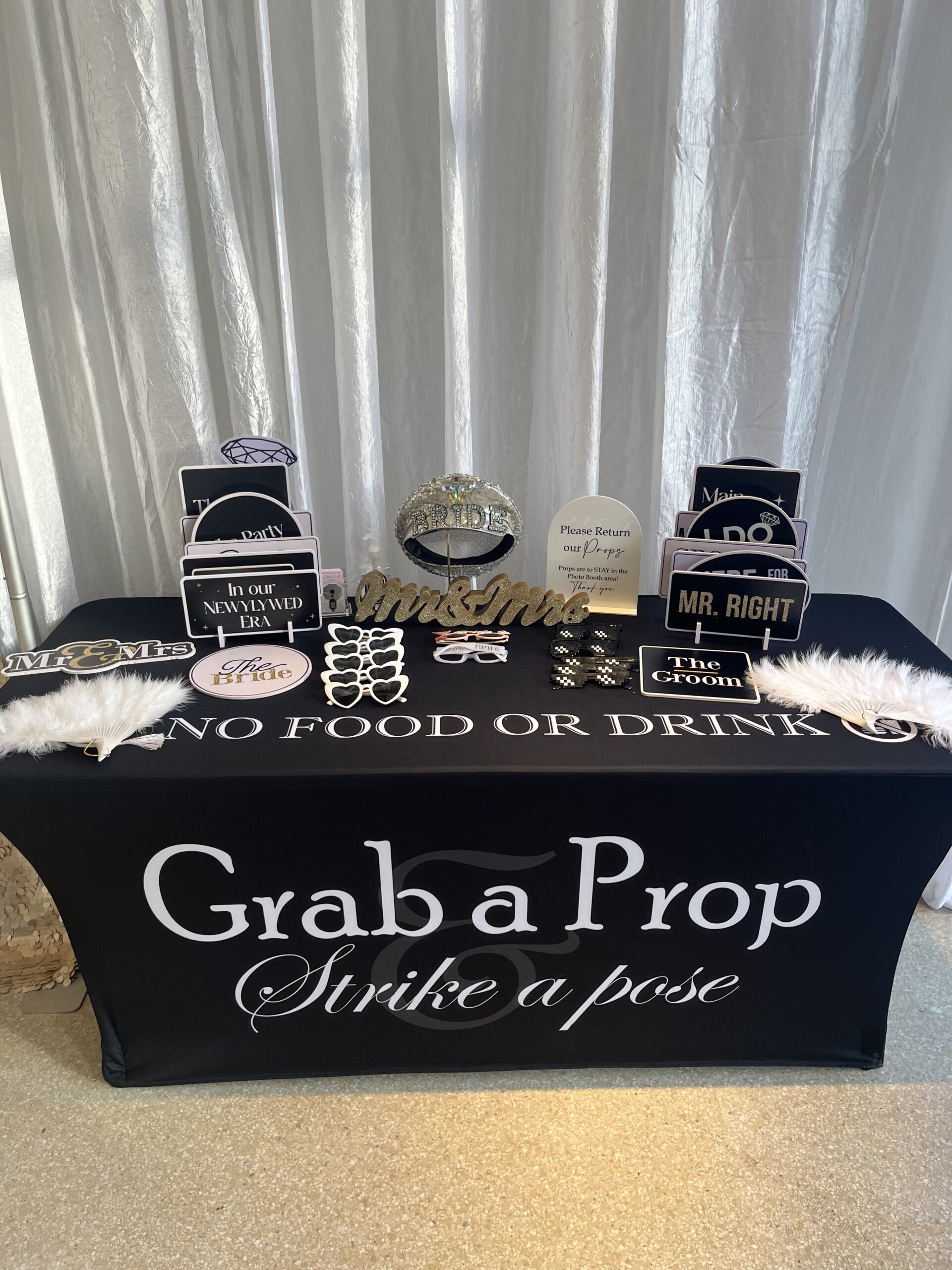 Wedding photobooth props