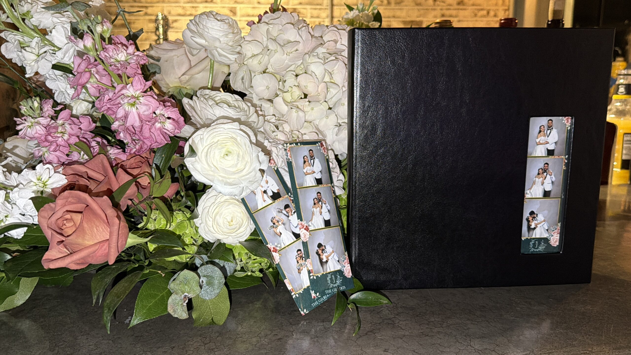 white rock canyon in bushnell florida wedding Photo Booth couple posing