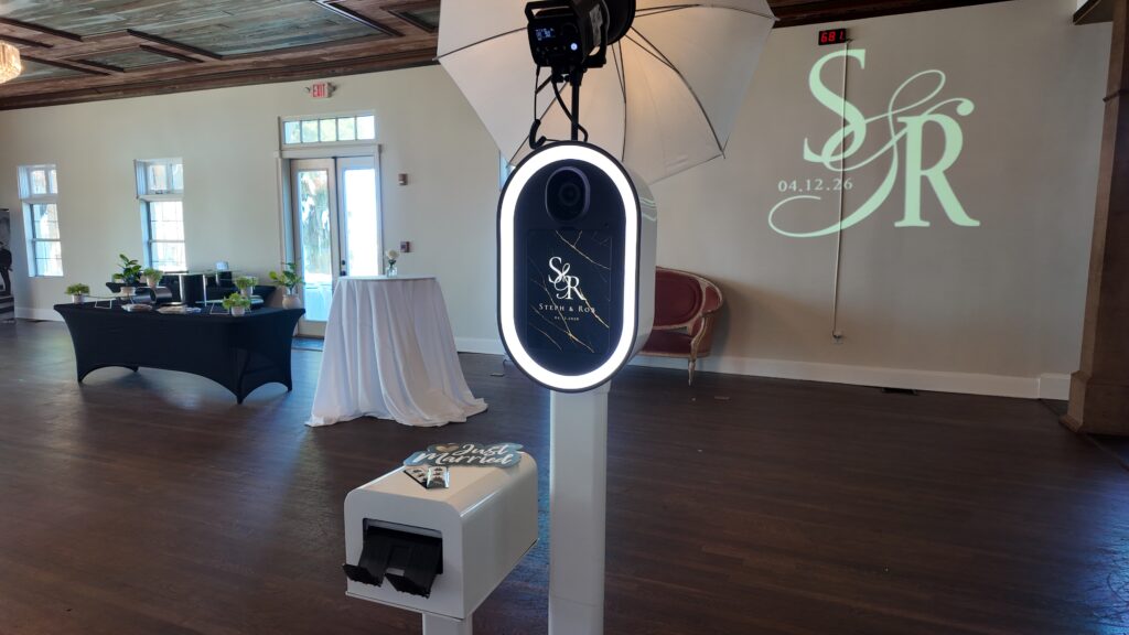 Bella cosa wedding venue Photo Booth rental